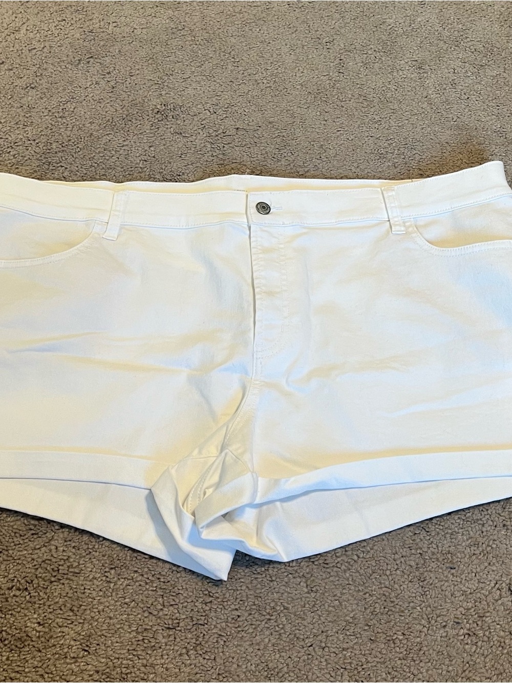 NWT Old Navy White Denim Jean Shorts Mid-Rise